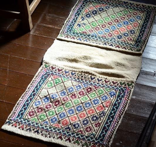 トルコ Toros山脈製オールドキリムラグ 120センチ