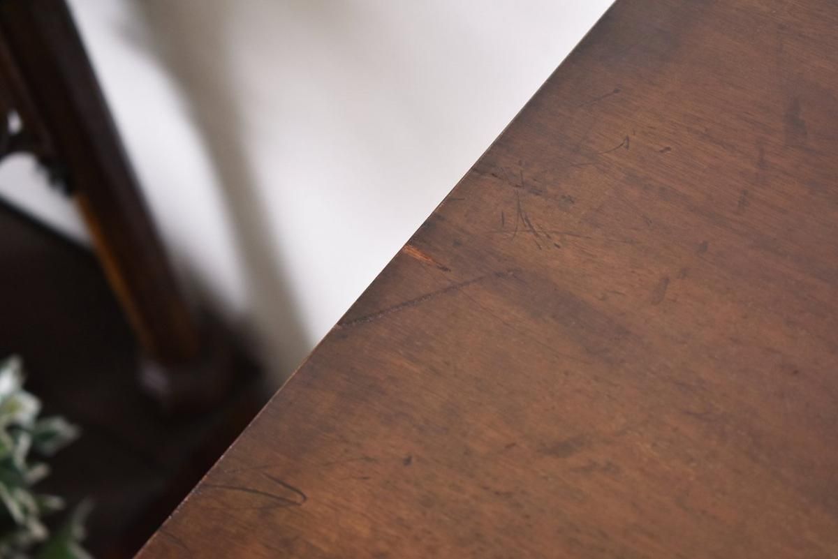 英国製1900年代のマホガニーサイドボード｜アダムスタイルの上品さ