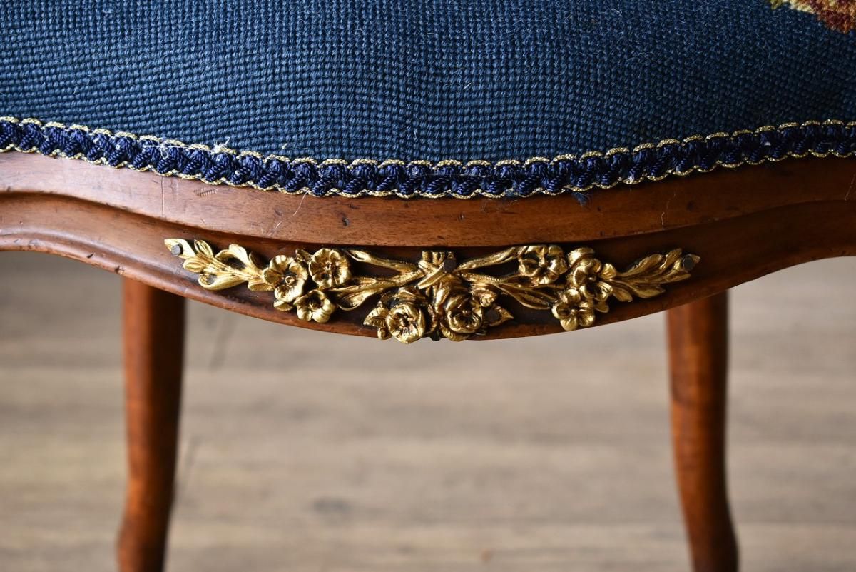 英国アンティーク木製サロンチェア/ダイニング椅子イス/プチポワン刺繍(85-49 パルテノン アンティーク / 色鮮やかなバラの刺繍が美しい