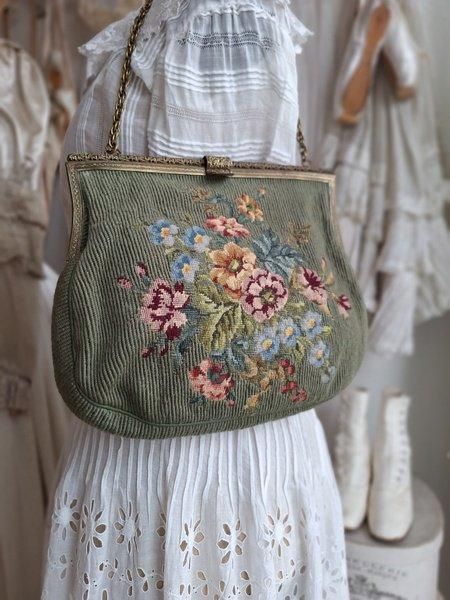 アンティークプチポワンバッグ - ANTIQUE LEAVES アンティークプチポワンバッグ - ANTIQUE LEAVES