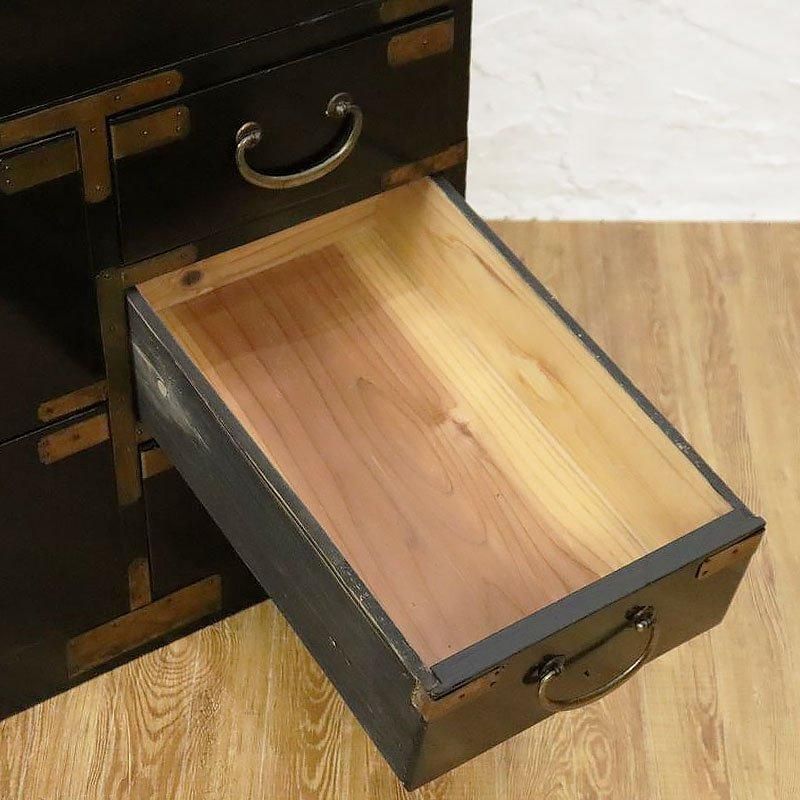アンティーク 黒和タンス 3段 古家具 スギ ローチェスト 木味 アンティーク 黒和タンス 3段 古家具 スギ ローチェスト 木味