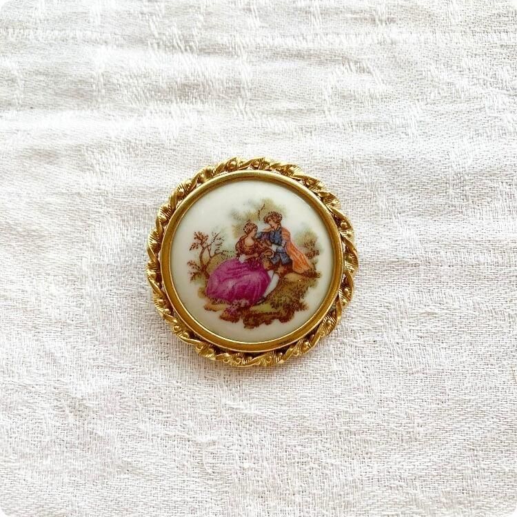 フランス直輸入のLimogesヴィンテージブローチ 華やかな女性