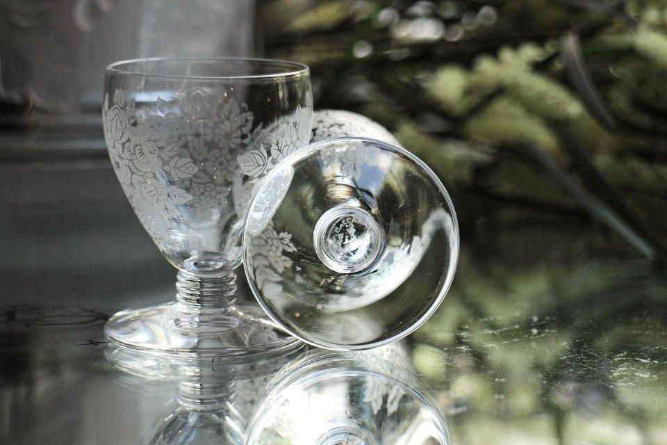 【美品】アンティークグラス　リキュール　花　オブジェ　R1344ダI 美品】アンティークグラス リキュール 花 オブジェ R1344ダI