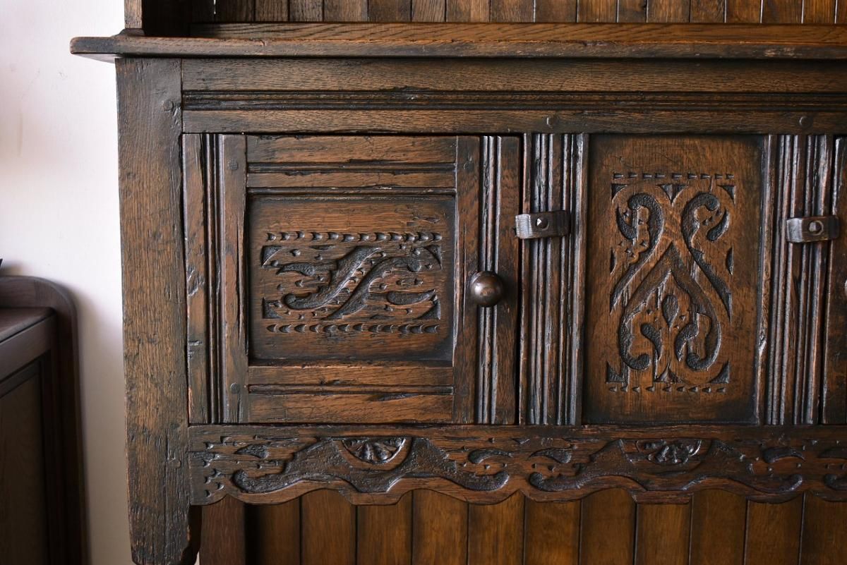 英国製アンティーク オーク製カップボード｜1890年代重厚なデザイン