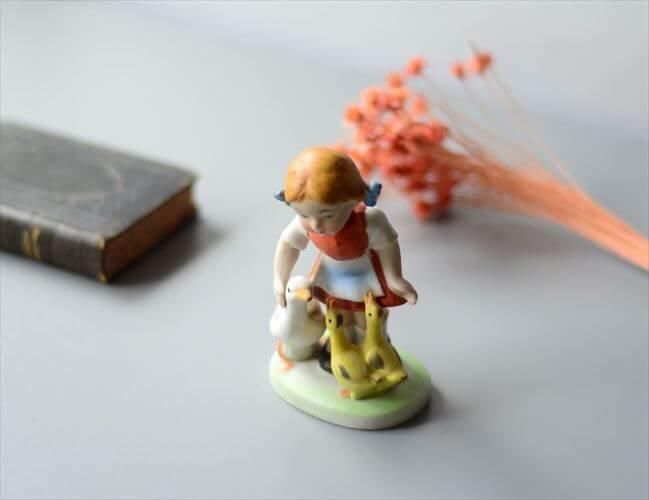 ヴィンテージ陶器フィギュア 味わい溢れるアヒルと女の子