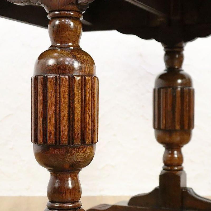 重厚な英国製アンティークオークダイニングテーブル