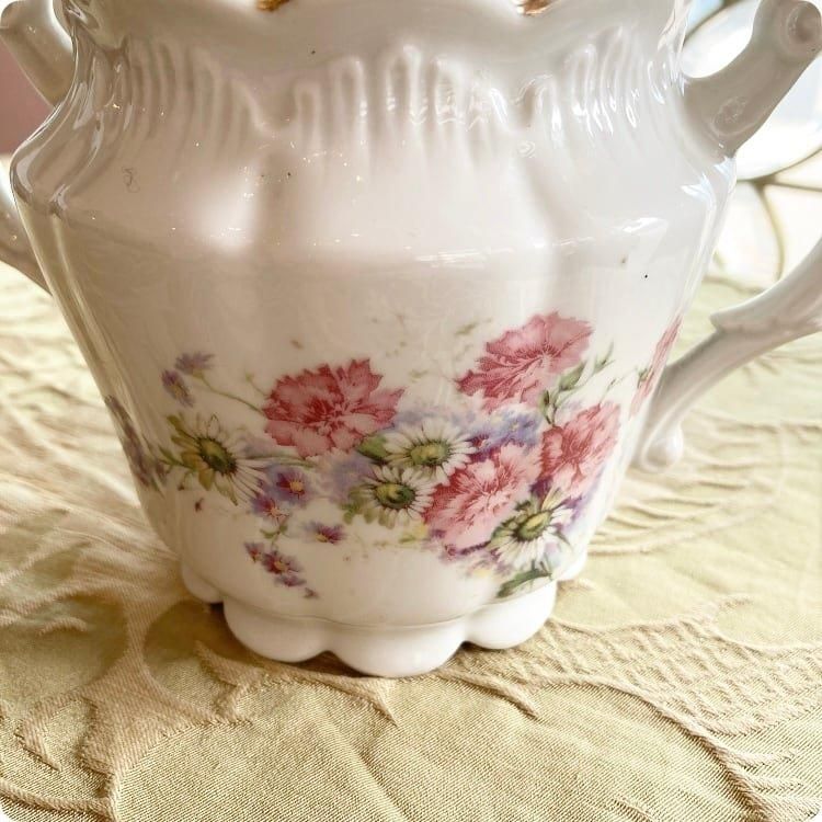 フランス製愛らしい花柄のアンティークシュガーポット
