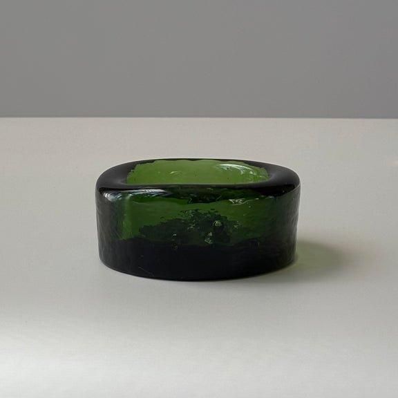 Erik Höglund 女性モチーフ灰皿｜Boda製 北欧グリーンガラスの