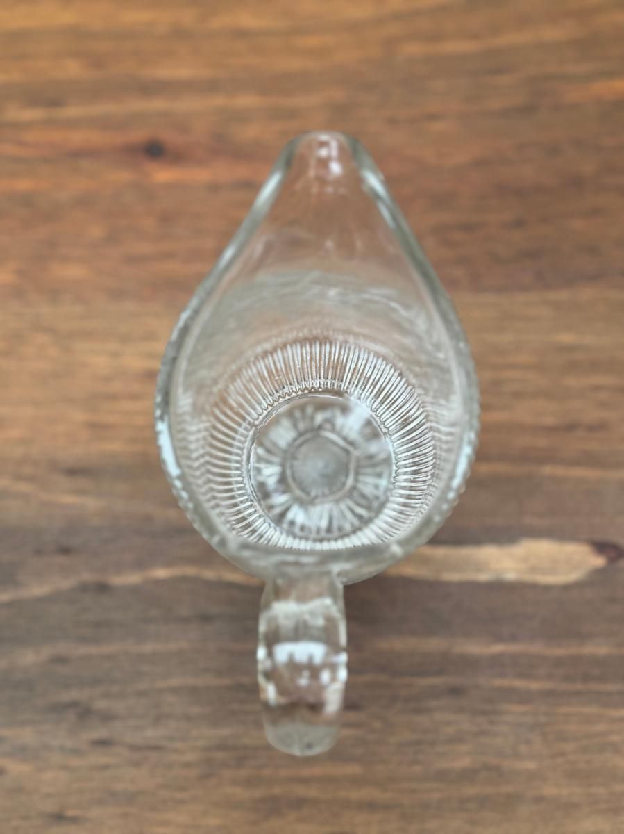 イギリスアンティーク　三脚のプレスガラス イギリスアンティーク三脚のプレスガラス