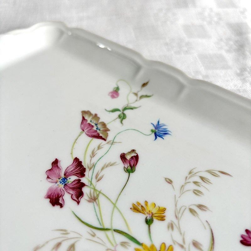 リモージュ花柄白磁レクタングルプレート 華やかな野草舞う