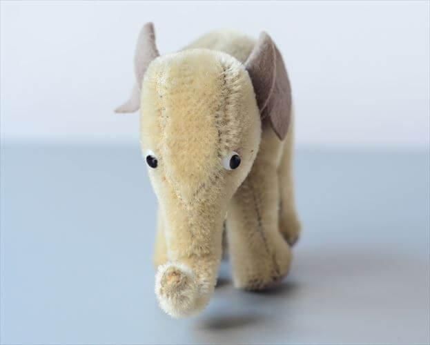 ドイツ製Steiffのヴィンテージゾウぬいぐるみ