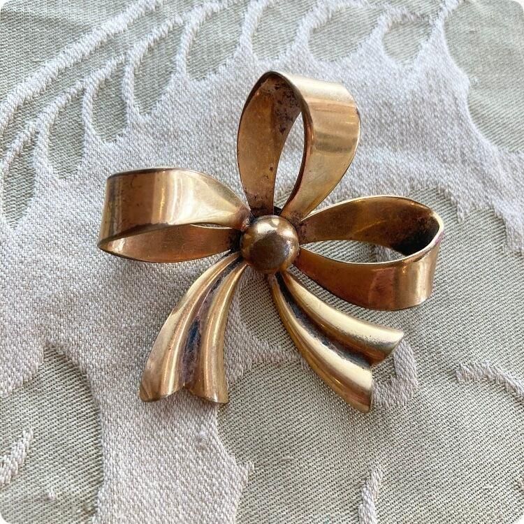 フランス直輸入 ヴィンテージ リボンモチーフ ブローチ