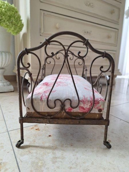 アンティークドールベッド - ANTIQUE LEAVES アンティークドールベッド - ANTIQUE LEAVES