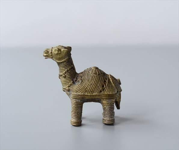 ラクダオブジェ　ヴィンテージ　アンティーク ヴィンテージ真鍮製ラクダフィギュア 英国からの逸品