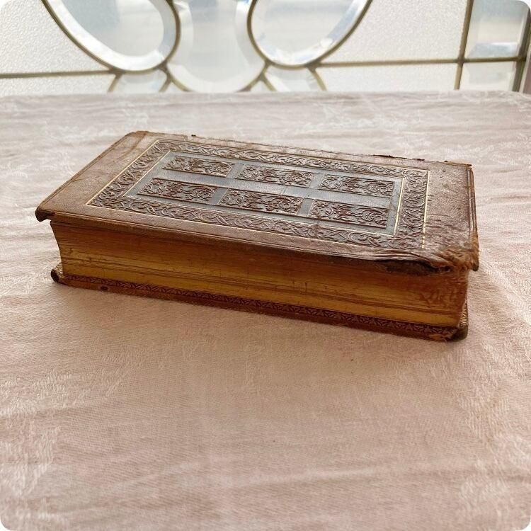 フランス製1908年アンティーク革装丁聖書