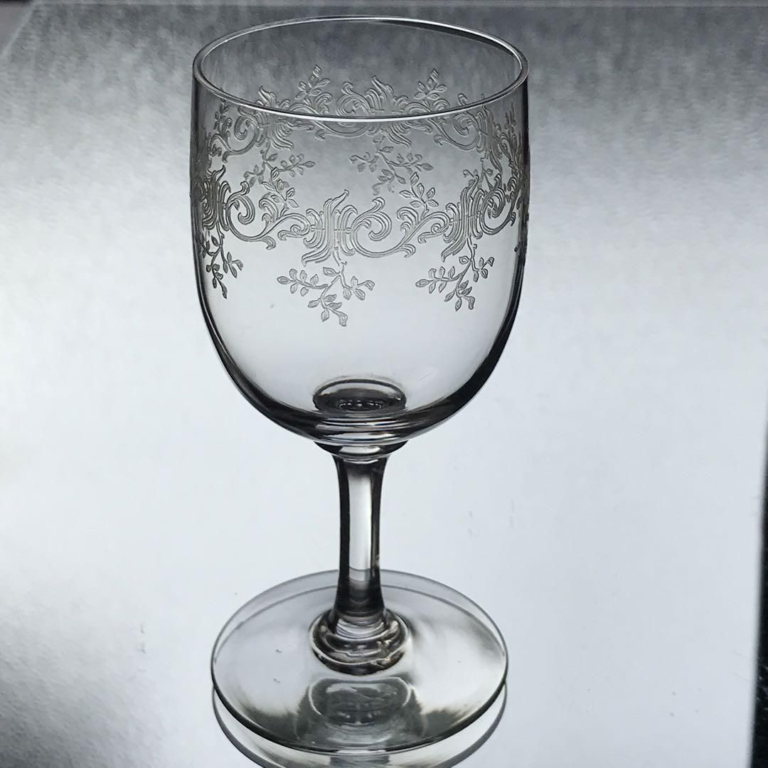 アンティークバカラ製セヴィーヌ文筆家名の繊細エッチングワイン