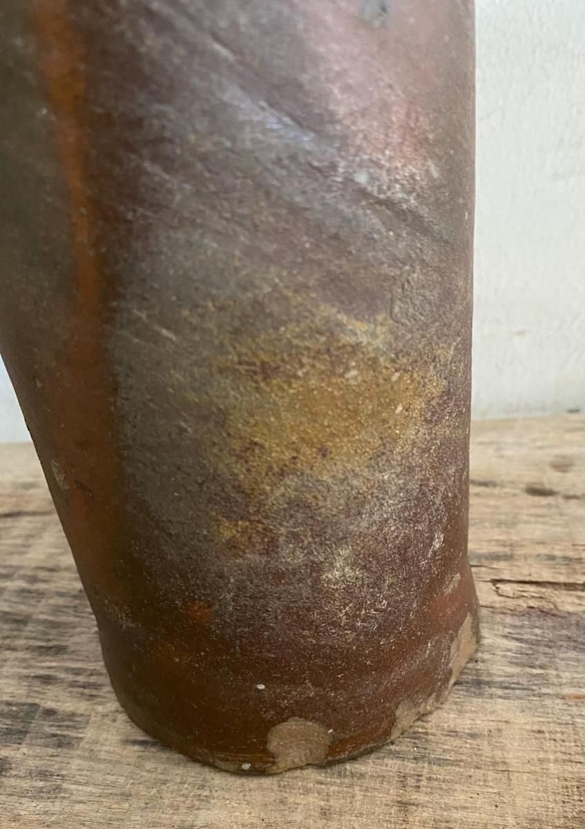 フランス製アンティーク陶器ボトルの存在感