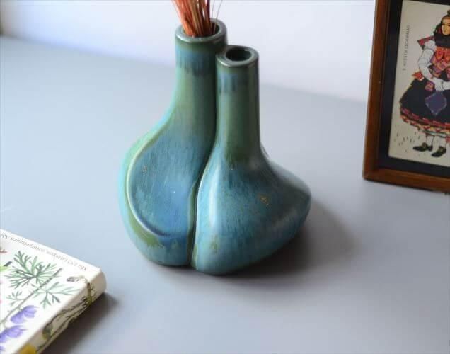 ドイツ製アンティーク陶器花瓶 芸術性ある一品
