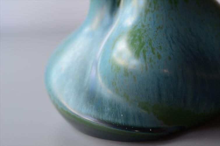 ドイツ製アンティーク陶器花瓶 芸術性ある一品