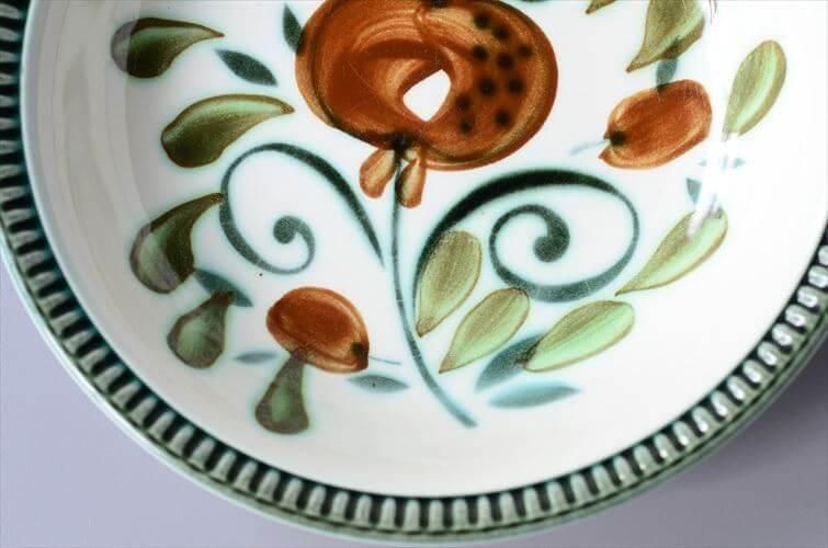 ベルギー製ヴィンテージ陶磁器ディーププレート ざくろの魅力