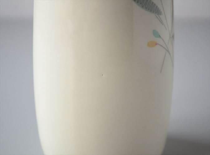 ドイツ製アンティーク花瓶 色鮮やかな花模様