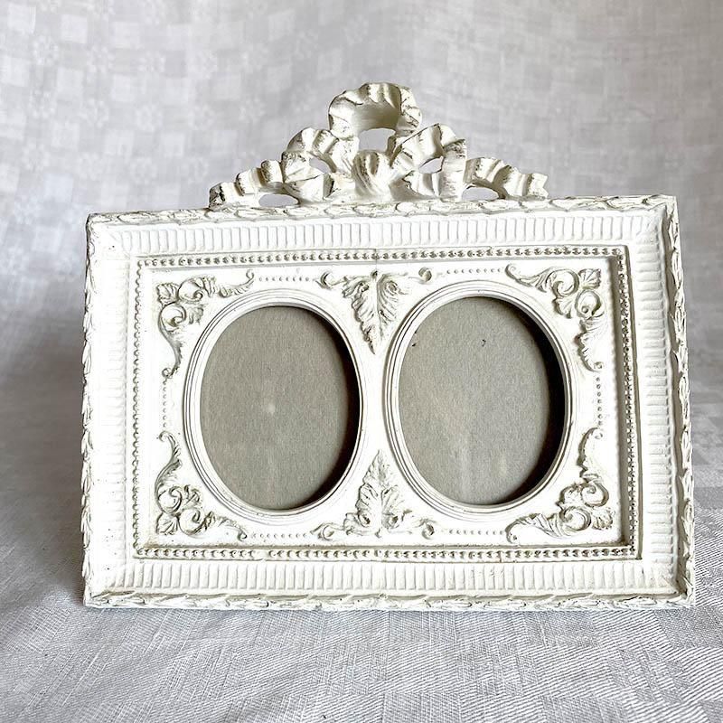 白丸枠のアカンサス柄フォトフレーム