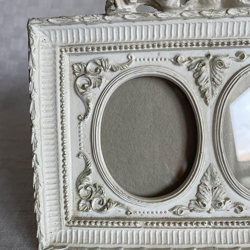 白丸枠のアカンサス柄フォトフレーム