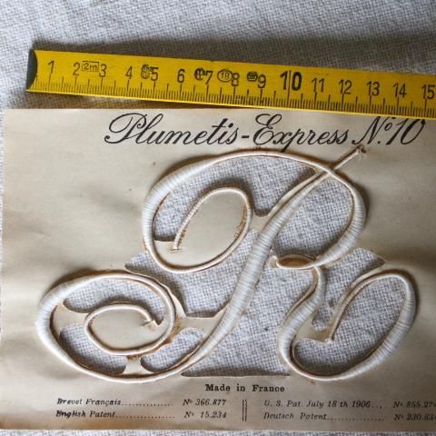 フランスアンティーク☆イニシャル刺繍☆Plumetis-Express R M フランスアンティーク☆イニシャル刺繍☆Plumetis-Express R M