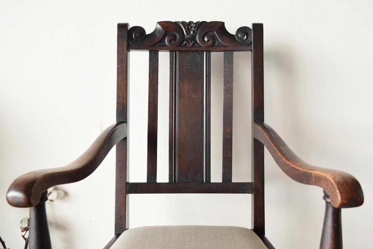 アンティーク風オークアームチェア｜味わい深い風合い×重厚感