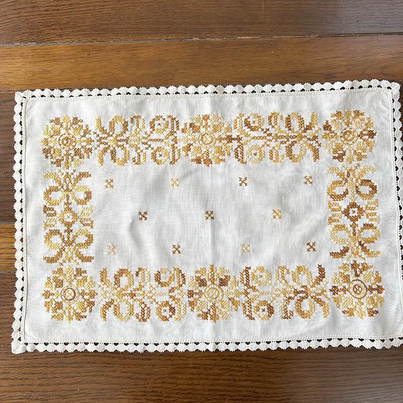 テーブルマット テーブルセンター 手刺繍 クロスステッチ テーブルマット テーブルセンター 手刺繍 クロスステッチ