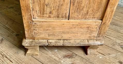 英国製オールドパインガラスキャビネット｜可動棚×収納力抜群