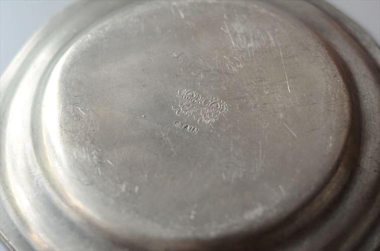 フランス製 古いピューターの花形プレート 17 5センチ