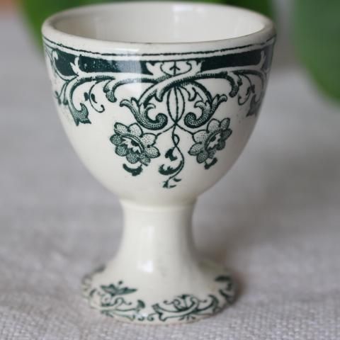 フランス製1900年代初頭の花柄アンティークエッグカップ