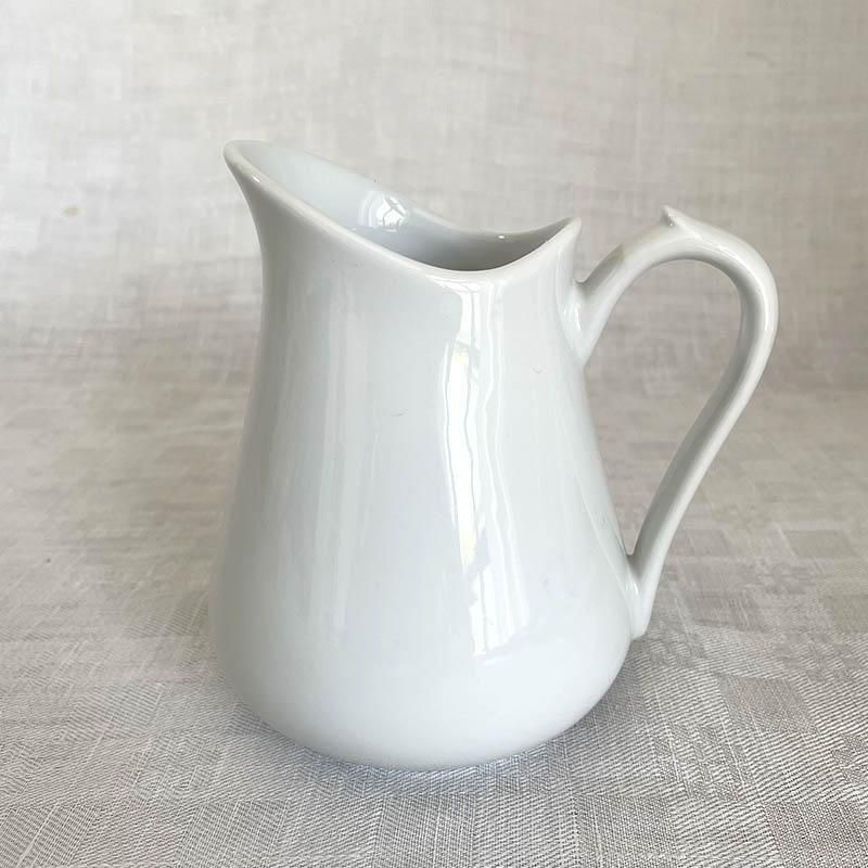フランス製ピッチャー エレガントな白い器 花々を華やかに
