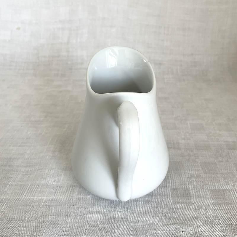 フランス製ピッチャー エレガントな白い器 花々を華やかに