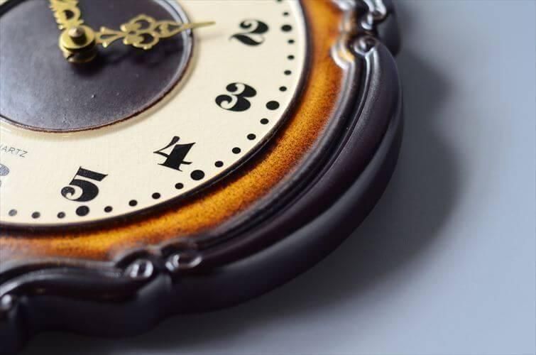 ドイツ製 KIENZLE クラシックな陶器の壁時計 キンツレー 壁掛け