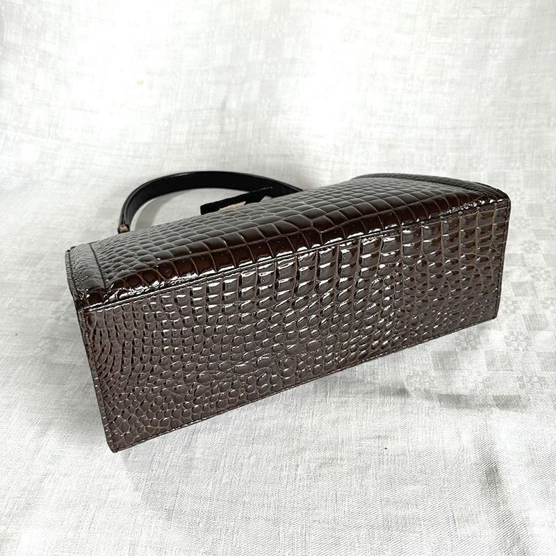 クロコダイルのブラウンハンドバッグ 艶やかなデザイン レトロファッション