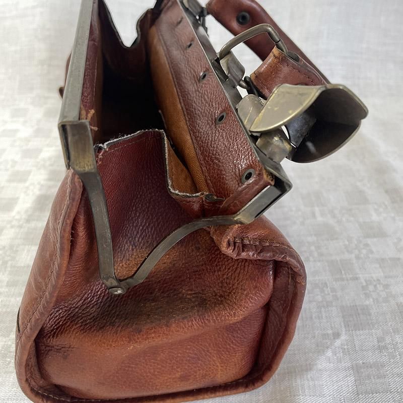 イタリア製アンティーク本革メッセンジャーバッグ