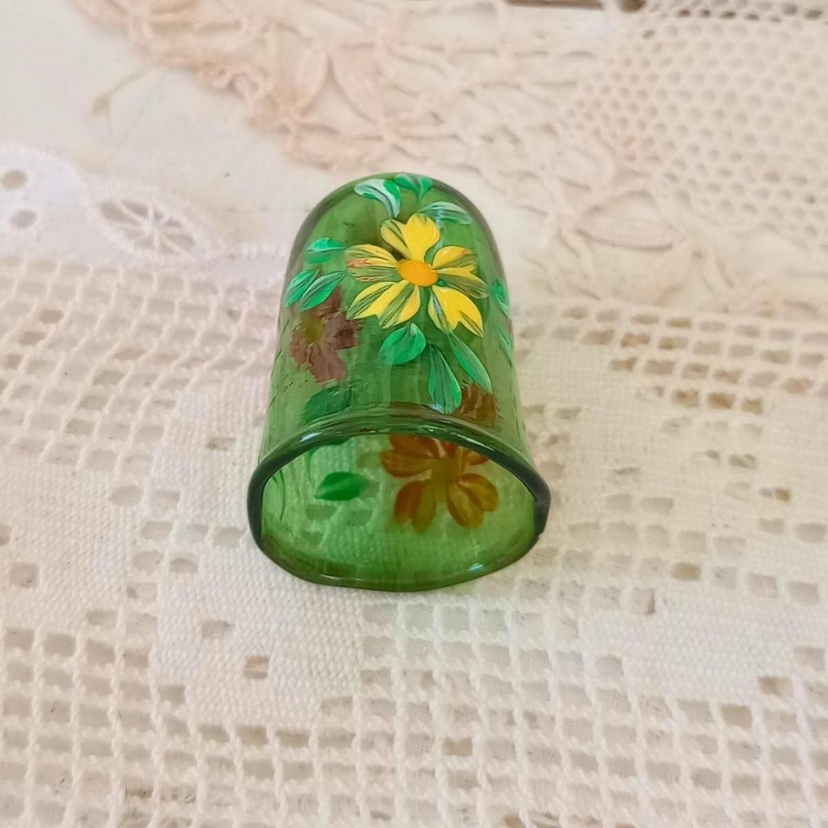 フランス直輸入の可憐なヴィンテージガラスシンブル