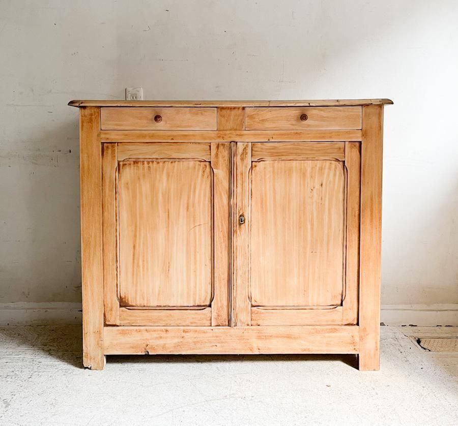 ヴィンテージ感漂うフランス製アンティークサイドテーブル