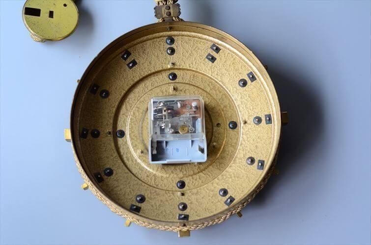 ドイツ製ヴィンテージ真鍮吊り下げ壁時計 希少な存在感