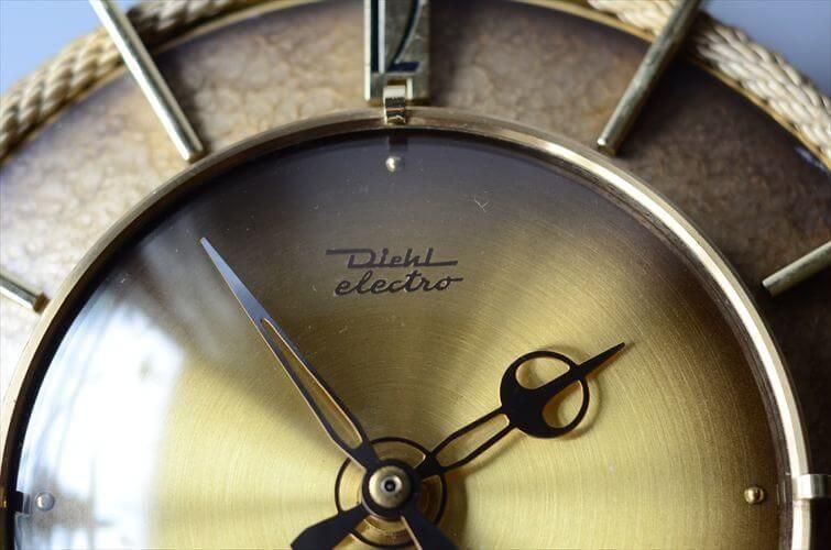 ドイツ製ヴィンテージ真鍮吊り下げ壁時計 希少な存在感