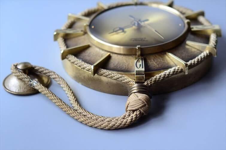 ドイツ製ヴィンテージ真鍮吊り下げ壁時計 希少な存在感