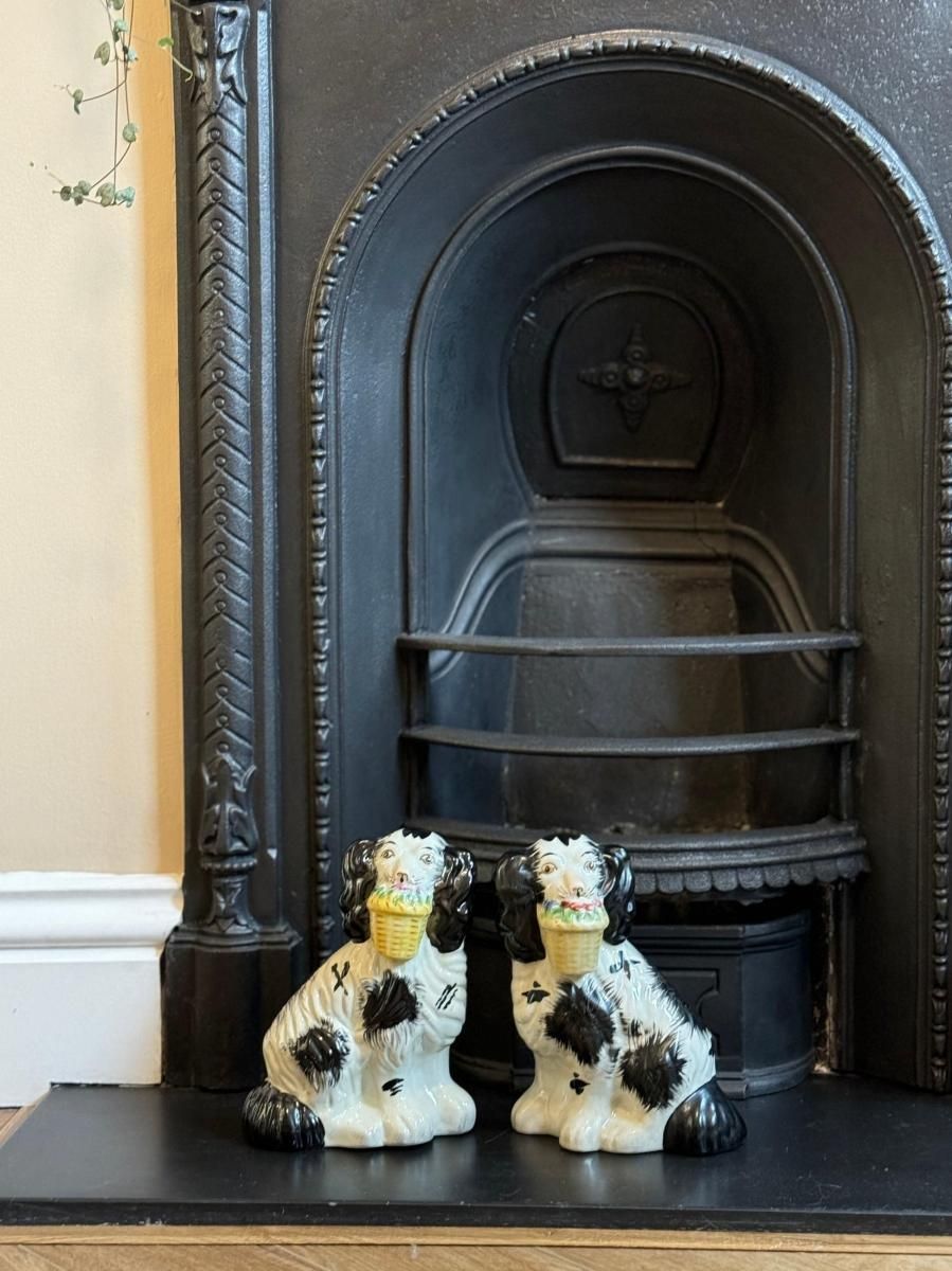 難あり♠︎英国ヴィンテージ♠︎フラワーベース・スタッフォードシャードッグ 26cm 難あり♠︎英国ヴィンテージ♠︎フラワーベース・スタッフォード