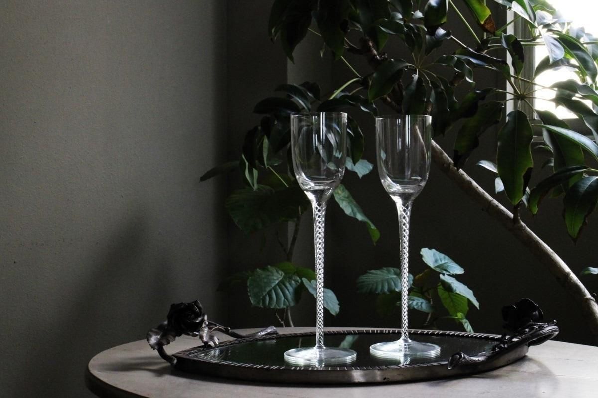 フランス製アンティークの絵になるバスケット