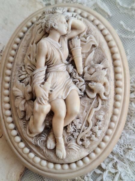 アンティークペーパーウエイト - アンティークモール＆蚤の市情報