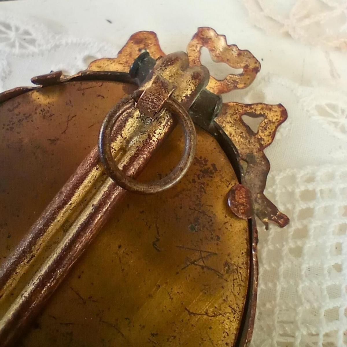 フランスアンティークの可憐なフォトフレーム