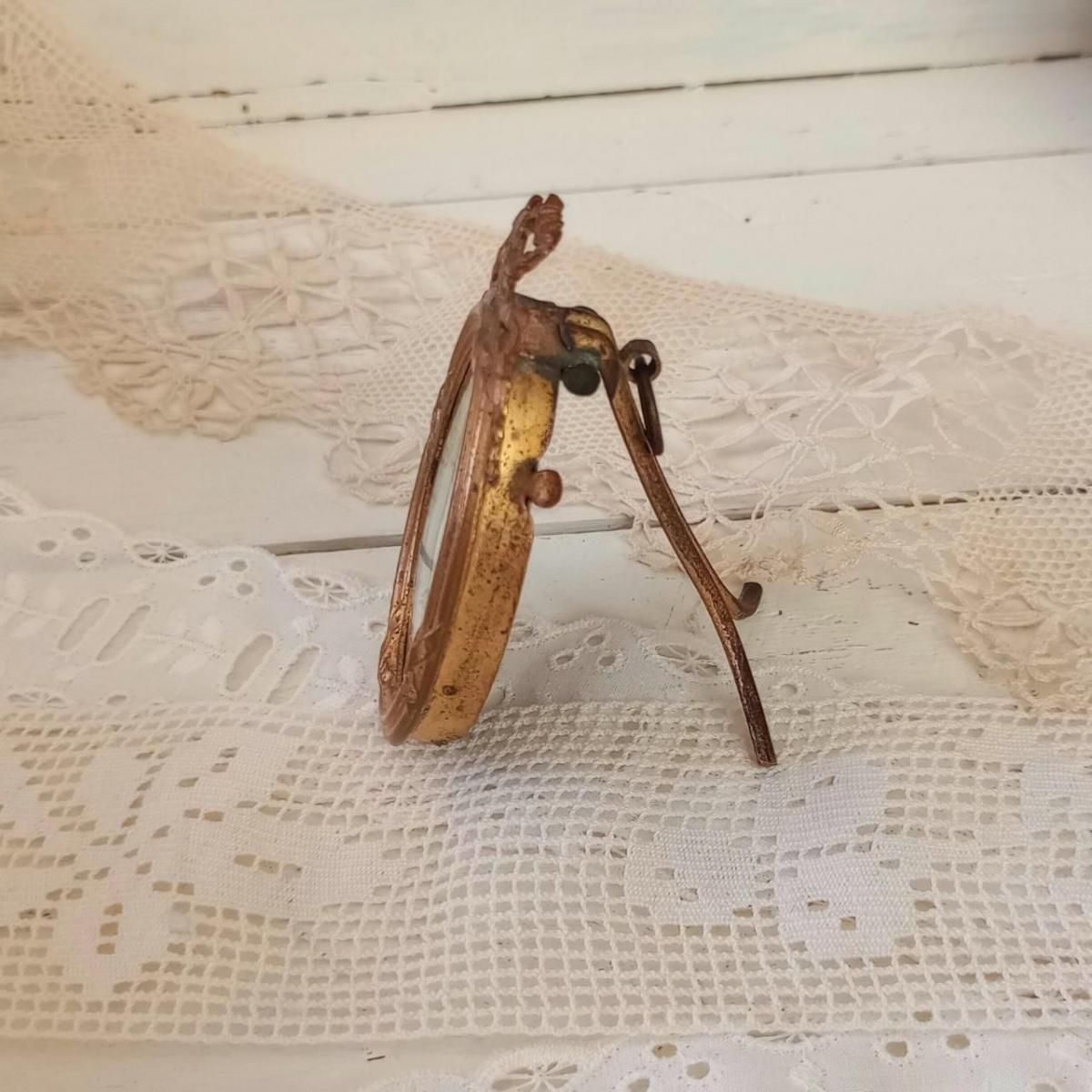 フランスアンティークの可憐なフォトフレーム