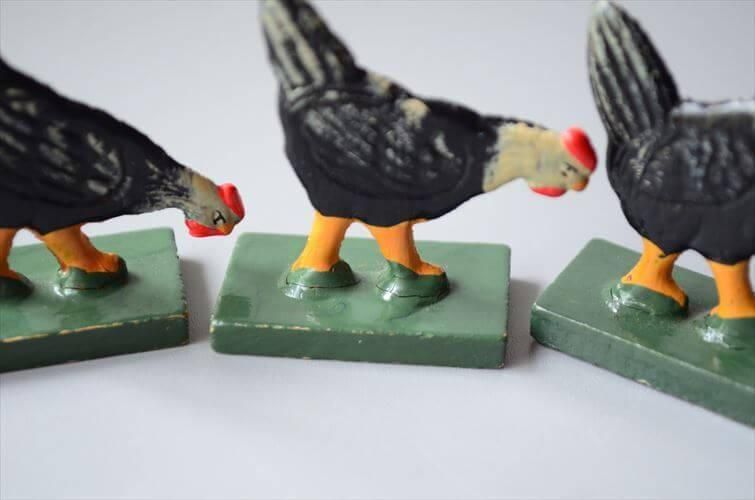 ミニチュアのフィギュア　 葉ににわとり　ビエナブロンズ ミニチュアのフィギュア 葉ににわとり ビエナブロンズ 美術品