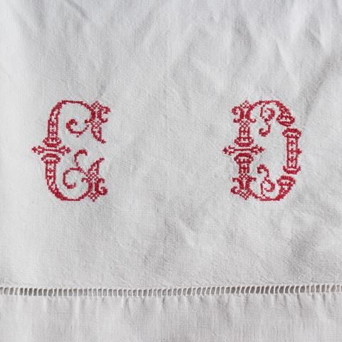 アンティーク フランス グラフチェック＆花弁スカラップリム刺繍